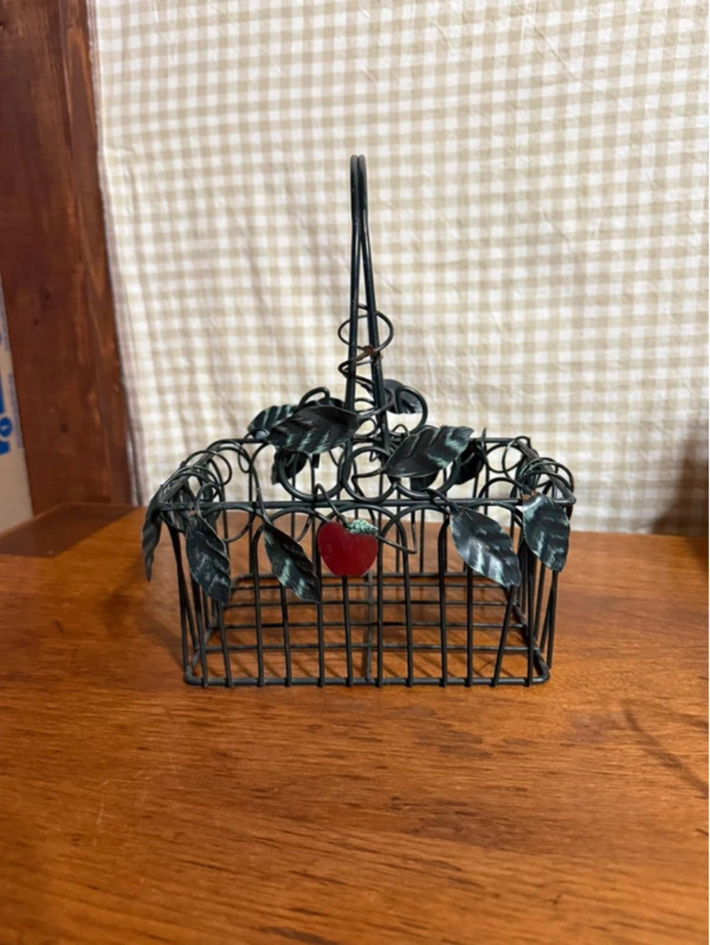 Vintage Homco Metal Wire Basket with Apple Accents, Handle, & Leaves